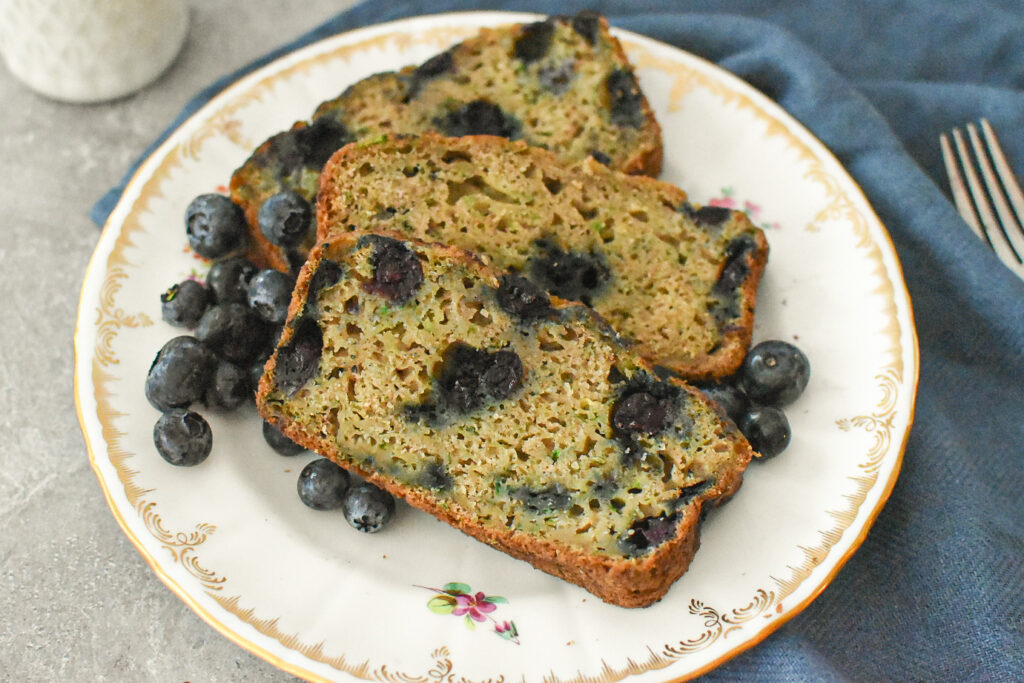 healthy low-sugar blueberry zucchini bread