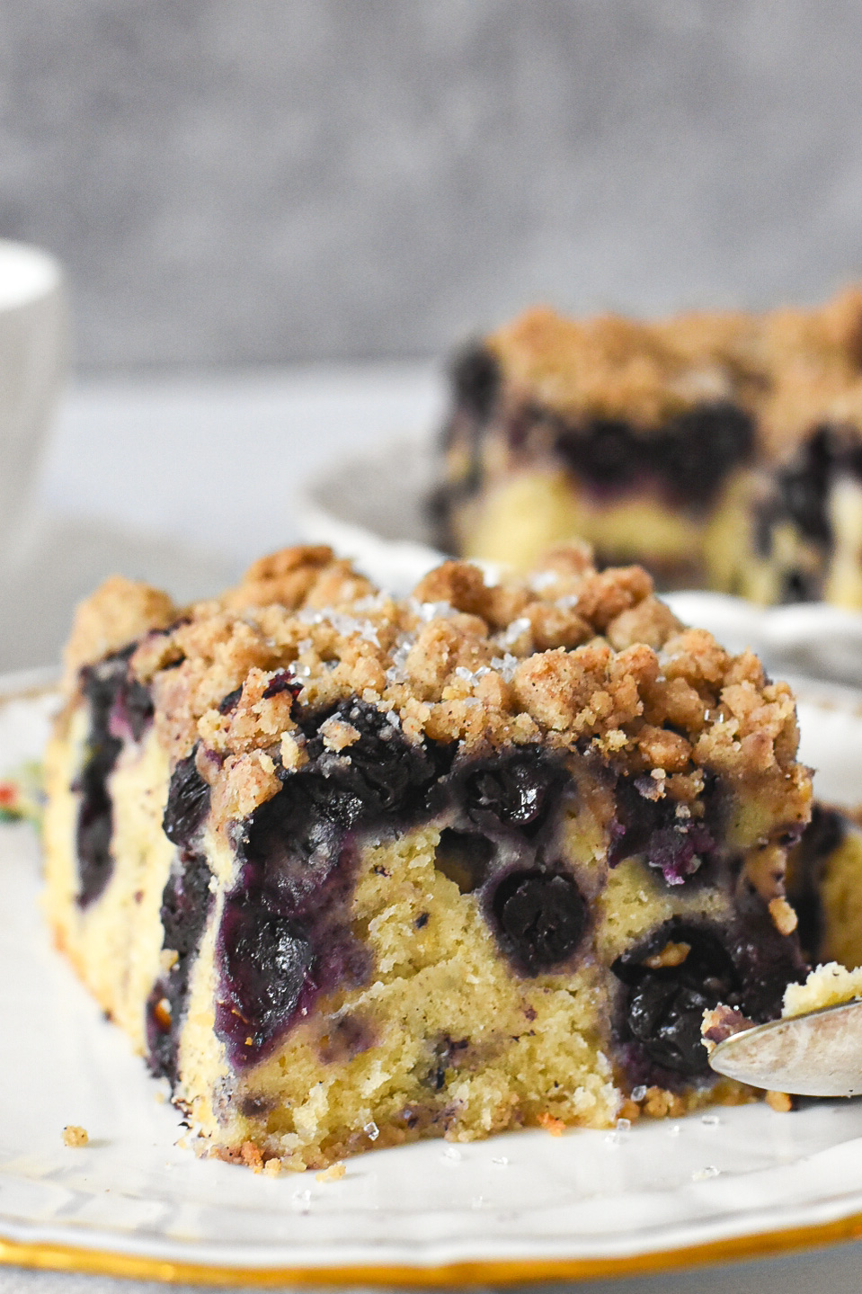 blueberry crumb cake