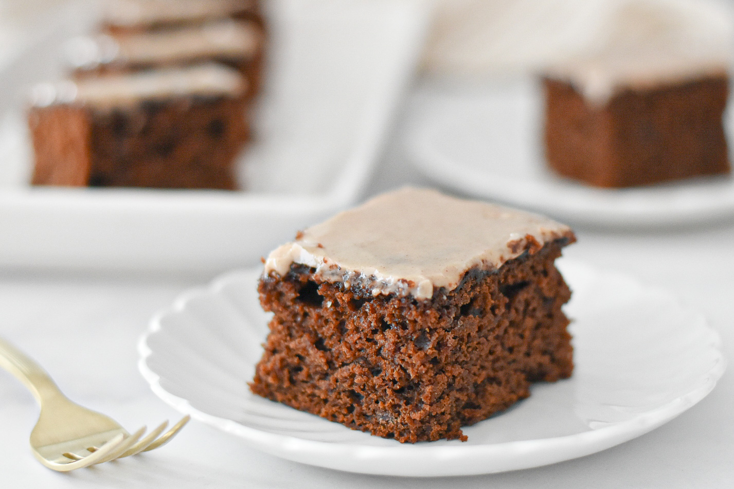 moist gingerbread cake with maple icing