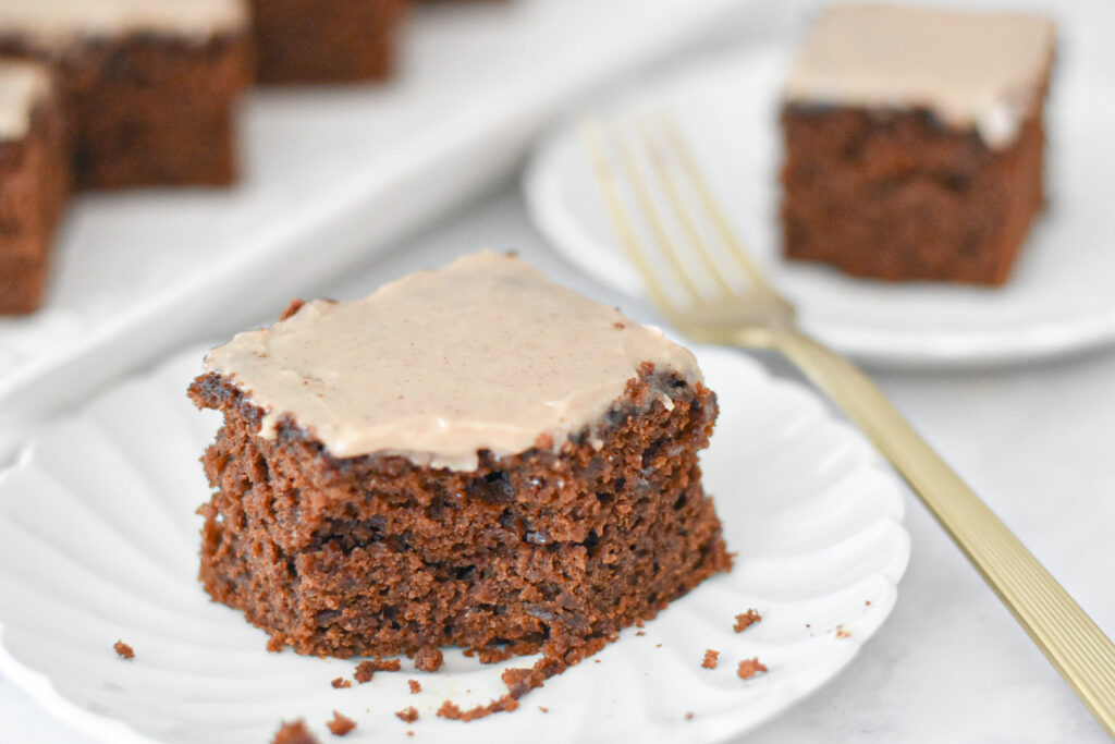 gingerbread snacking cake