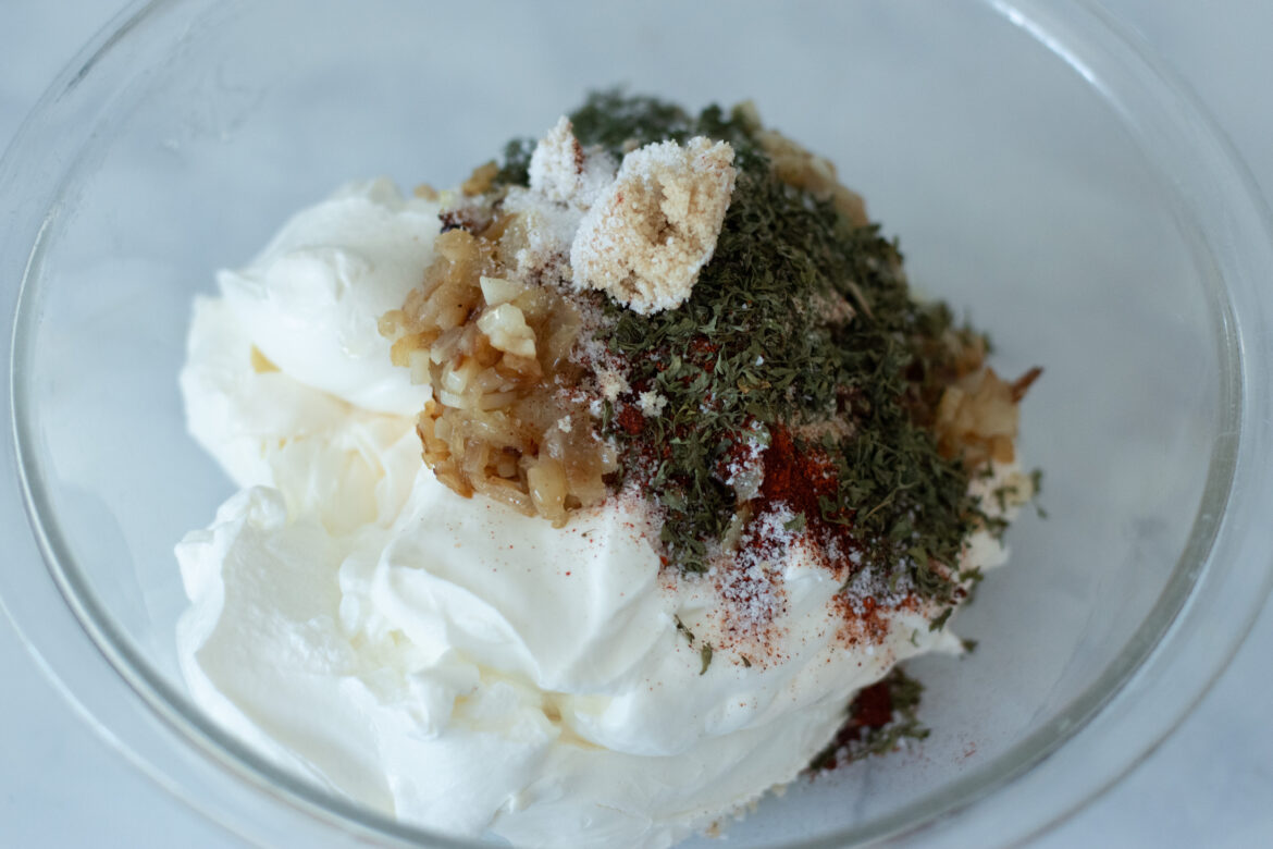 The BEST Hot Spinach Dip Recipe Cheesy Spinach Dip 2 1170x780 